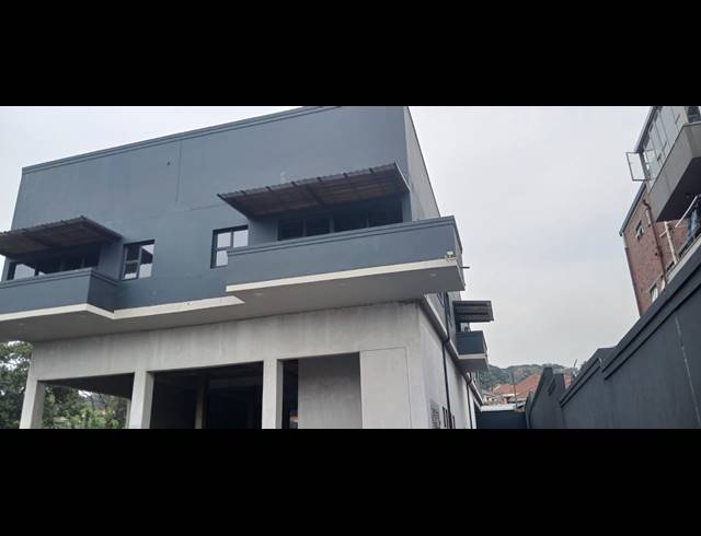 2 BEDROOM FLAT TO LET IN MONTCLAIR